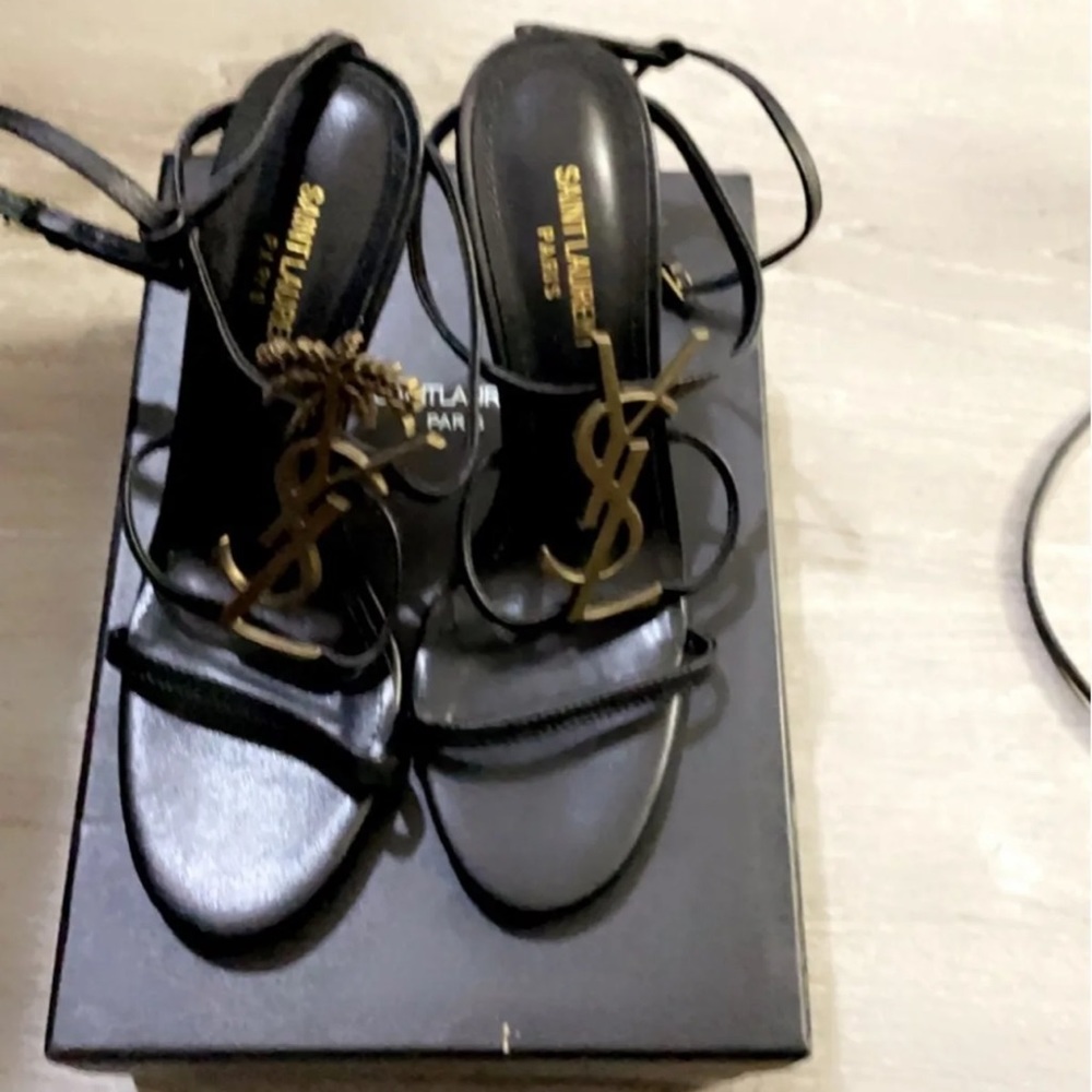 Saint Laurent Cassandra